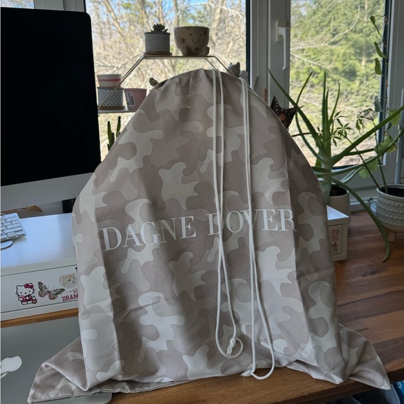 Brand new with tags Dagne Dover Classic tote in Blush - Picture 4 of 12